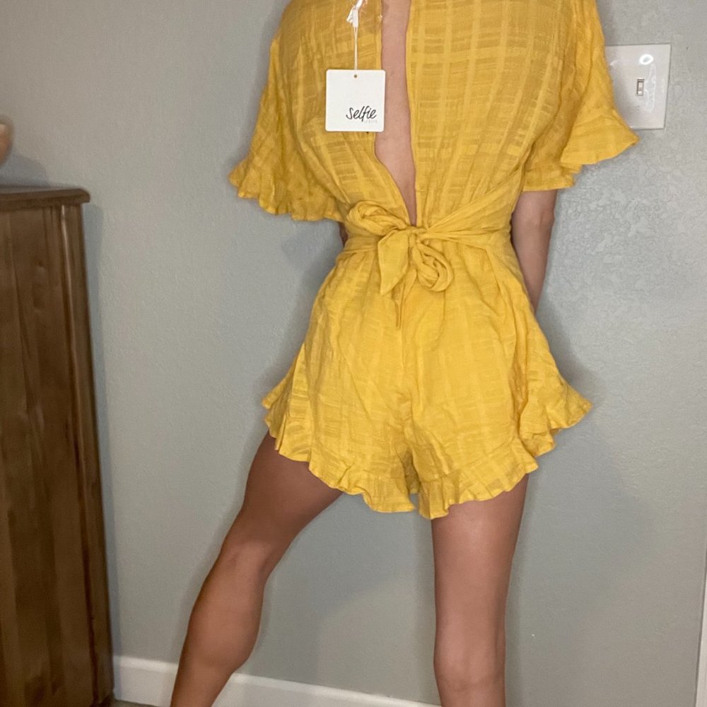 NEW with tags, Selfie Leslie yellow/mustard romper size XS - Picture 3 of 3